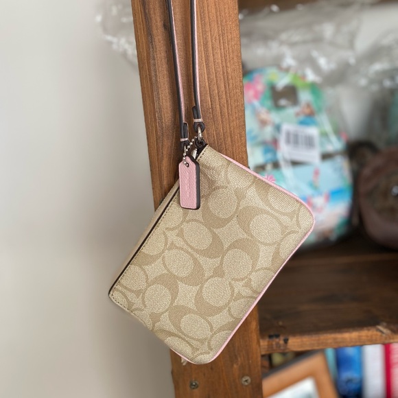 Coach Wristlet💕 - Picture 2 of 4